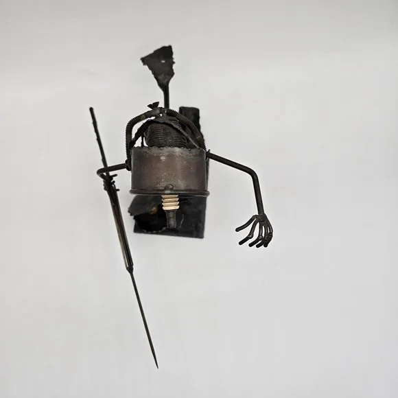 Vintage 1971 K Moore Scrap Metal Diver Sculpture Spear Pearl Signed Art - Picture 13 of 16